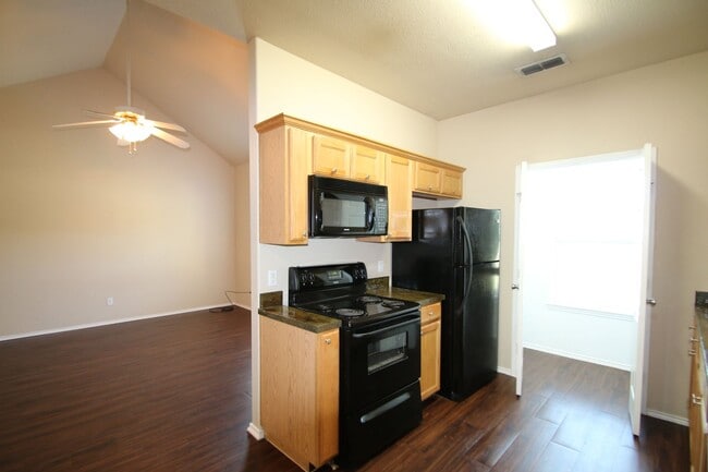 Building Photo - 105-107 Sunburst Court Unit 105 Rental