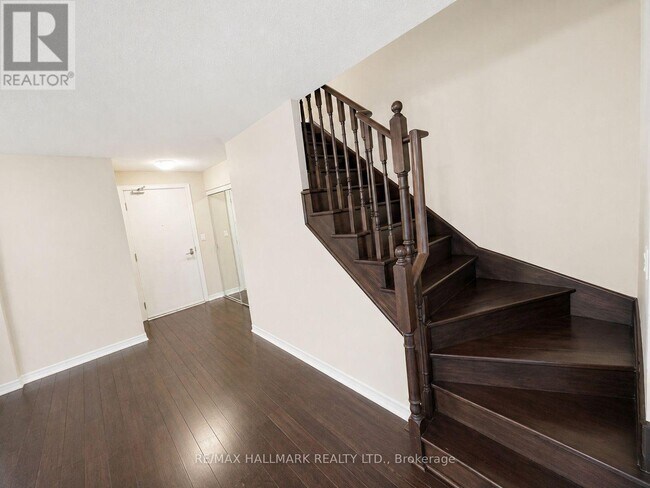 Photo - 352 Front St W Unit 103