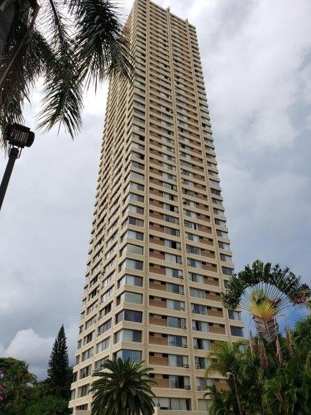 Building Photo - Century Park Plaza Condo - 1 bedroom, 1 bath, 1 parking - Avail 11/9/24 Unit B2103
