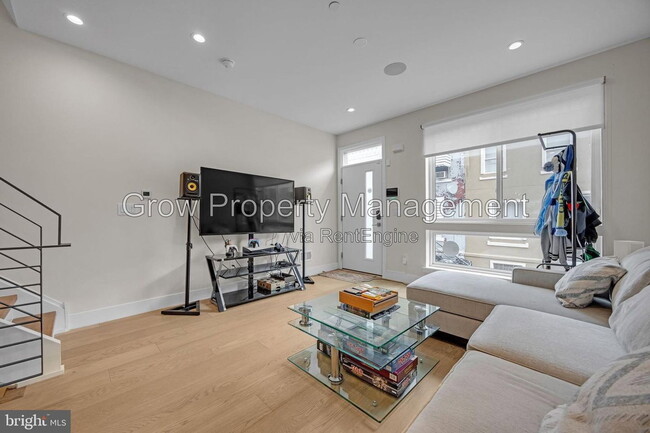 Photo - 1752 N Bailey St