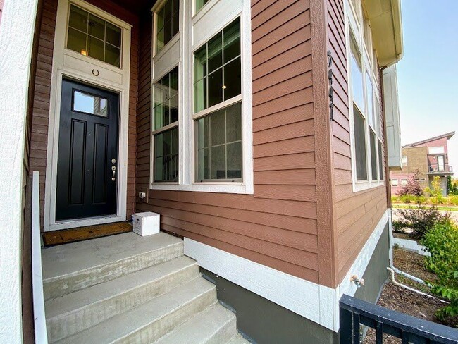 Photo - 5447 Valentia St