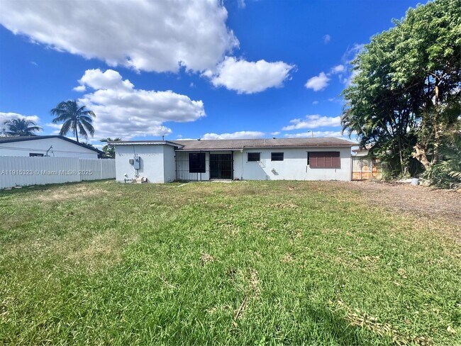 Photo - 2715 SW 119th Ct House