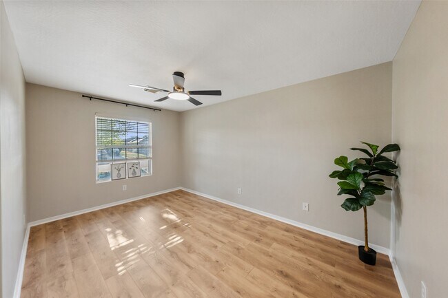 Photo - 7826 Chervil Ln