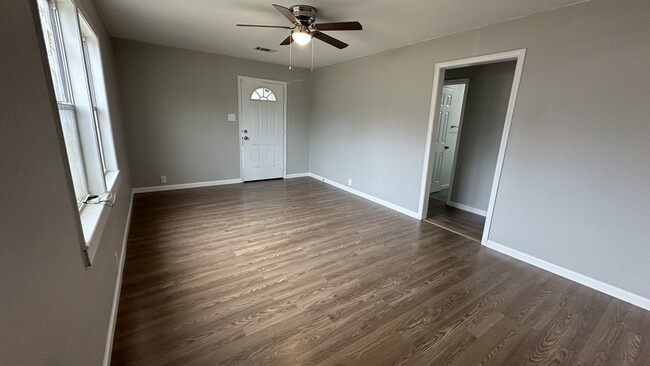 Photo - 901 Johnson St