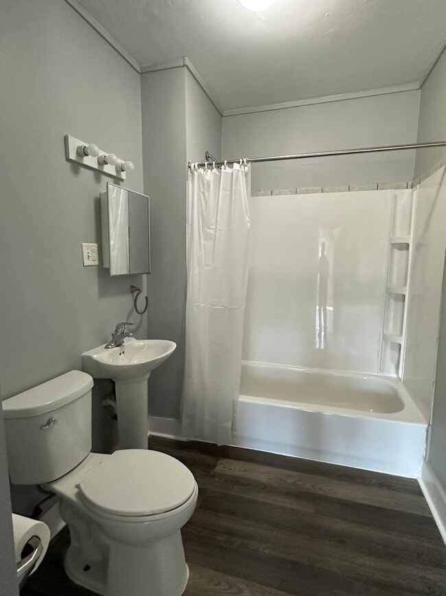 Photo - Iowa St Unit 113  2