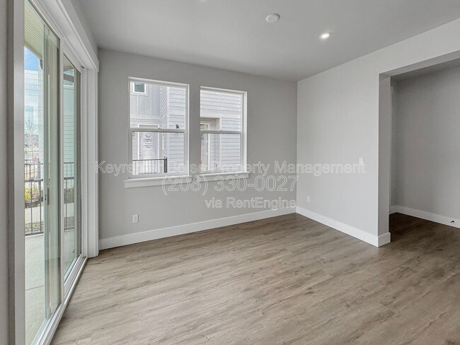 Photo - 152 S Koyukuk Ln