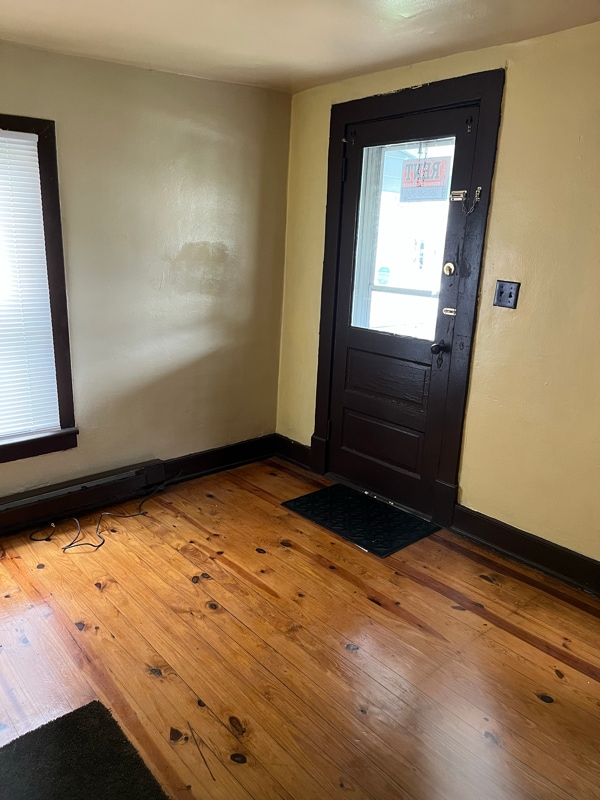 Photo - 305-10 1/2 10 1/2 St NW