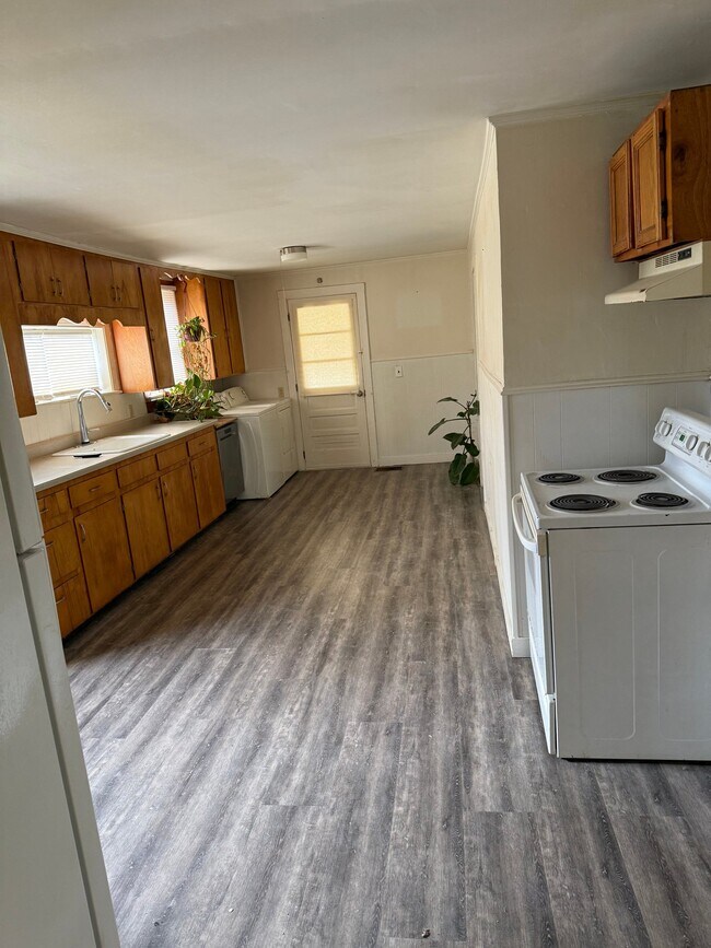 Photo - 185 Waterville Rd Unit A