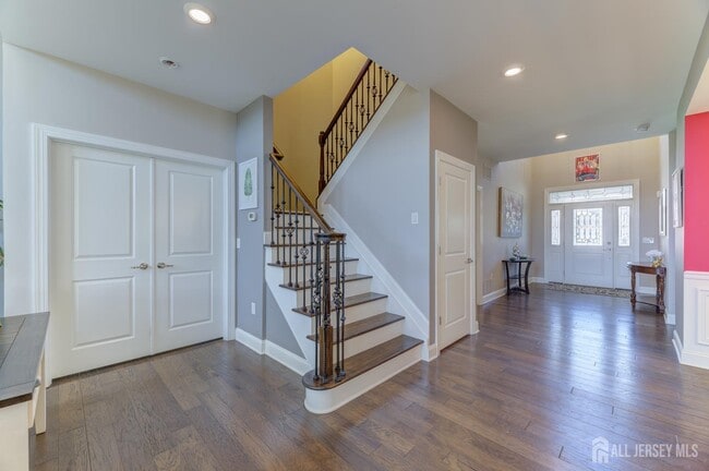 Photo - 6 Michelangelo Dr