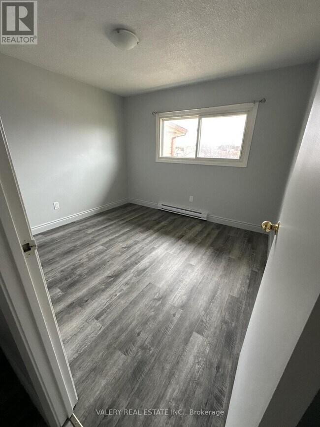 Photo - 7 Lowndes Ave Unit 11