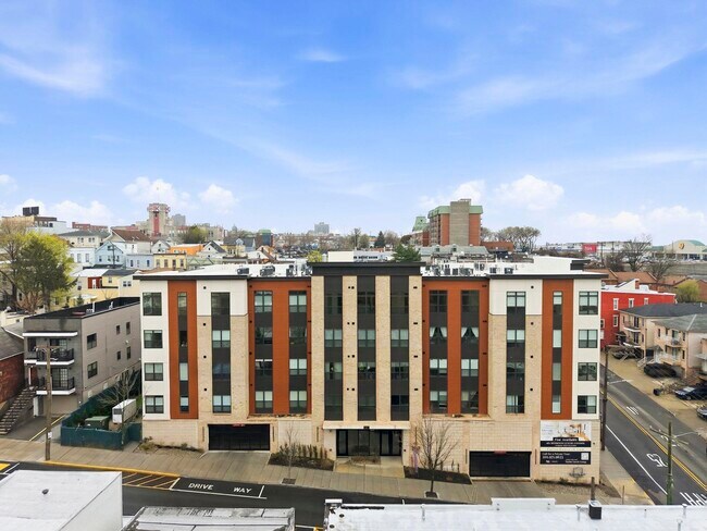 Photo - 649 38th St Unit 203