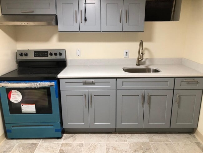 Building Photo - 2618 Ramona St