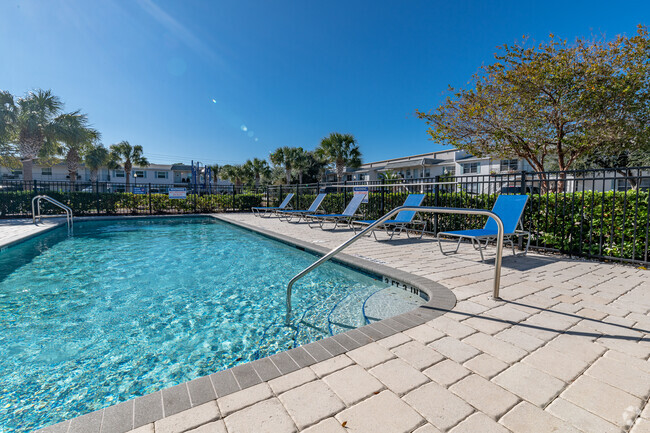 Building Photo - Seaside Apartments