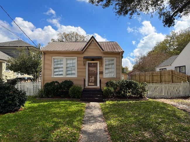 Photo - 235 Helios Ave