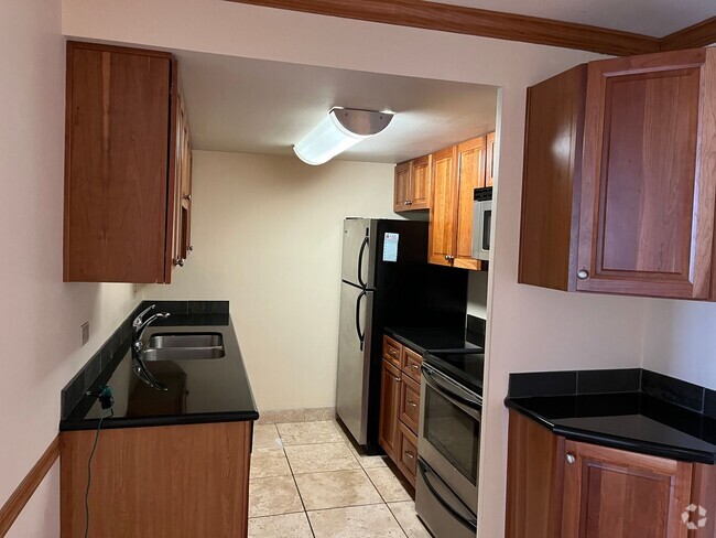 Building Photo - 1 bed 1 bath condo near I-25 and Colorado ...