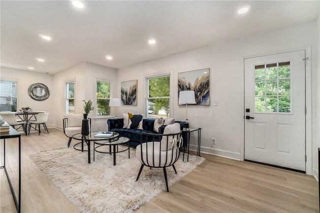 Photo - 2539 Glendale Cir SE