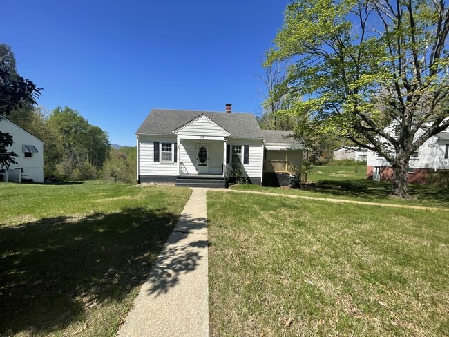 Building Photo - 162 Oak Grove Dr