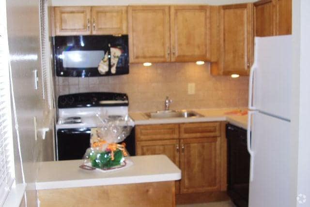 Kitchen - Pointe Breeze Apartments LLC