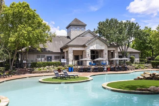 Building Photo - The Beverly at Shadow Lake