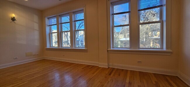 Photo - 6812 N Wayne Ave Unidad 2B