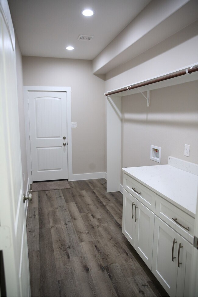 Photo - 637 Foxcroft Park