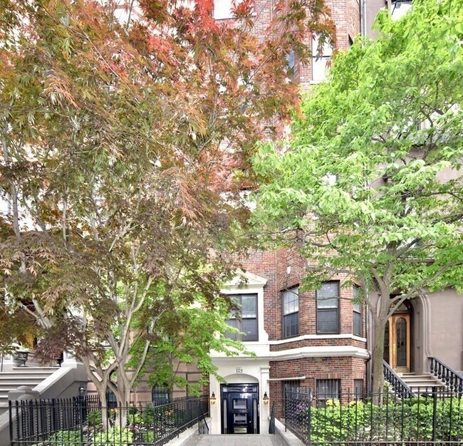 Photo - 125 Beacon St Unidad 10 Rental