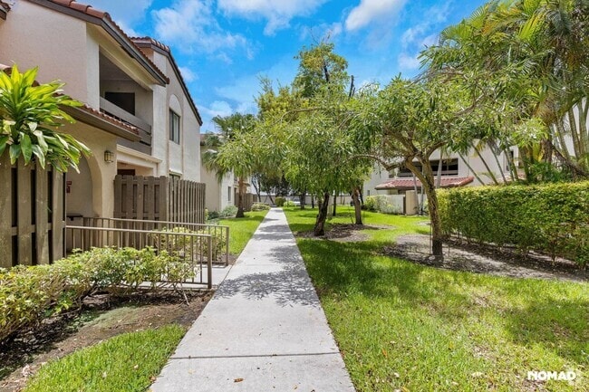 Building Photo - Charming 2BR Condo in Miami