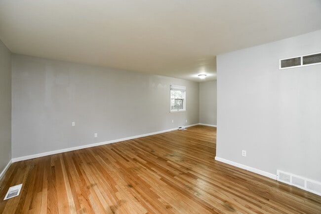 Photo - 4511 S Willis Ave