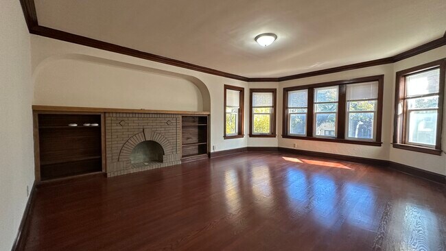 Photo - 5530 N Artesian Ave Unit 1