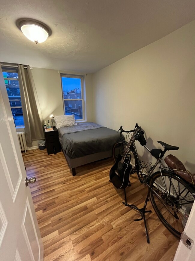 Photo - 233 Hanover St