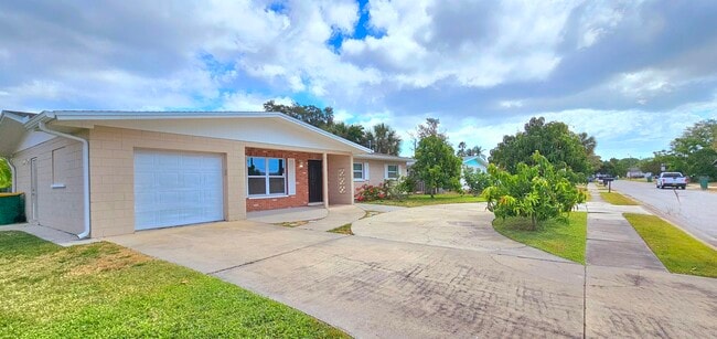 Photo - 1380 Floral Ln