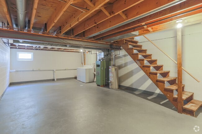 2BR, 1.5BA - 930 SF - Walton Heights