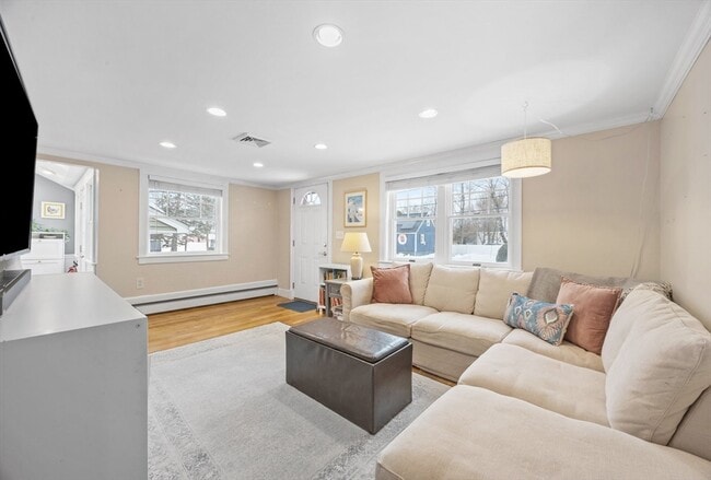 Photo - 19 Blossom Ln