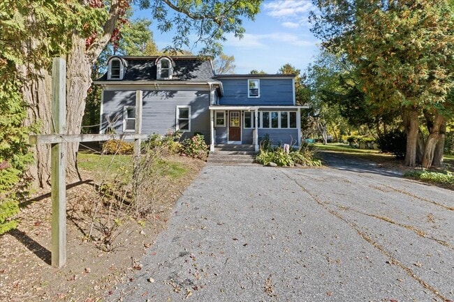 Photo - Well-Cared for historic beauty in private ...