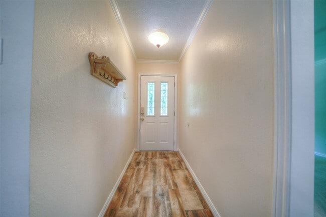 Photo - 9 Oldstream Ct
