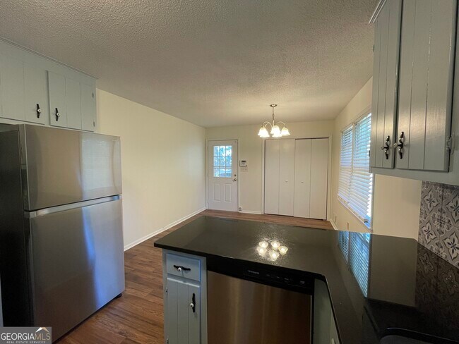 Photo - 130 Derby St