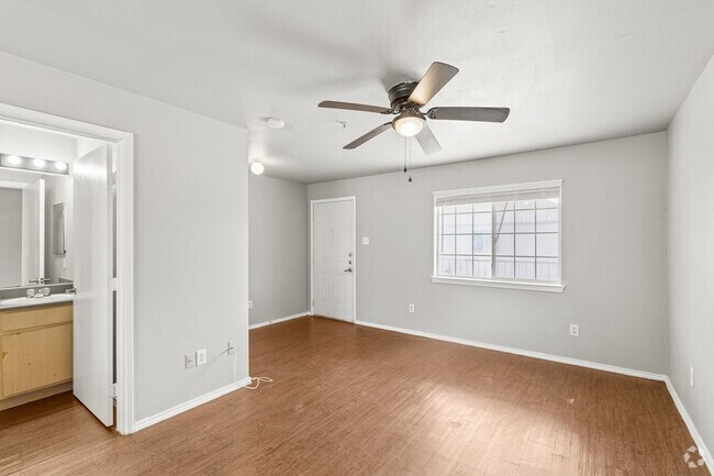 Studio - 500SF