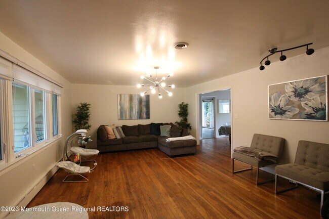 450 Redmond Ave