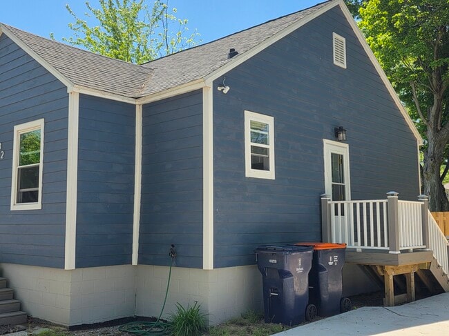 Photo - 232 Maple Ave