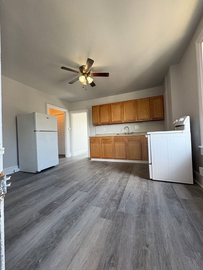 Photo - 879 N Prince St Unit Apt.2