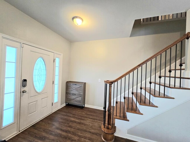 Photo - 525 Batty Way