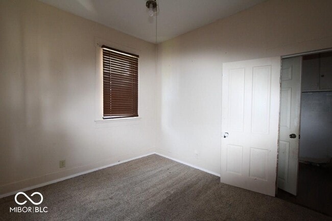 Photo - 879 S Tompkins St