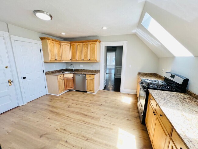 Photo - NEWLY RENOVATED PENTHOUSE UNIT