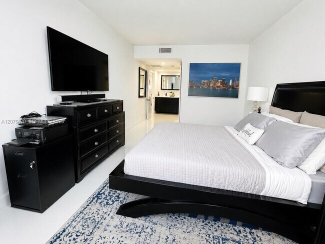 Photo - 300 Bayview Dr Unit PH11