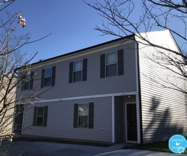 Building Photo - 1208 Haybrook Ln Rental