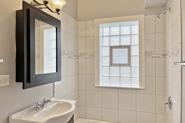 115N/S + 117S - 113-117 South Blvd.