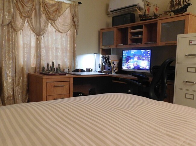 Photo - 5523 Harold Way