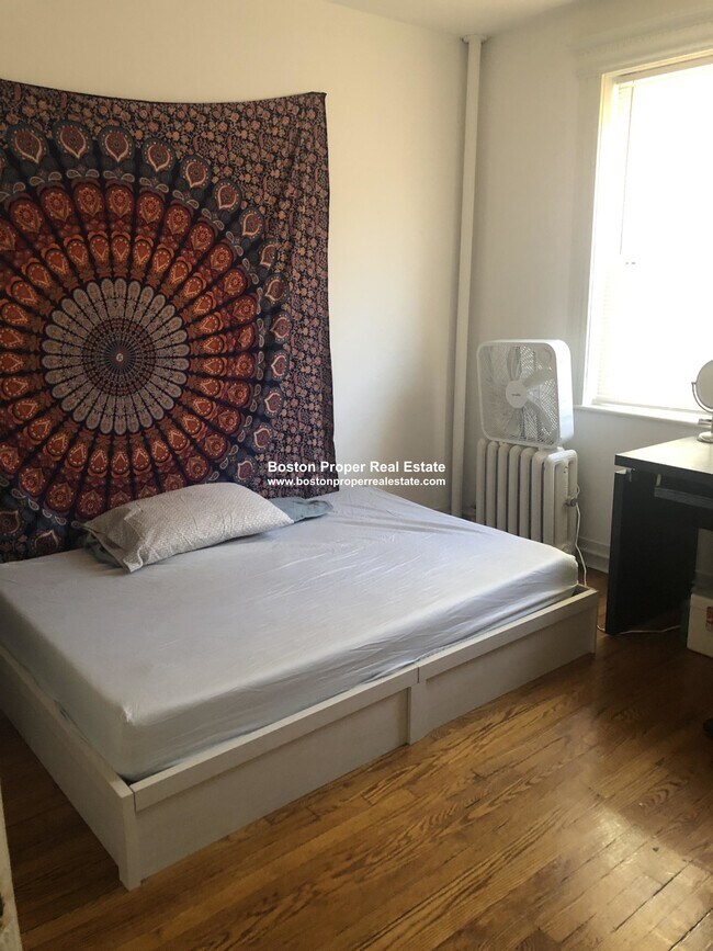 Photo - 64 Charlesgate E Unit 66