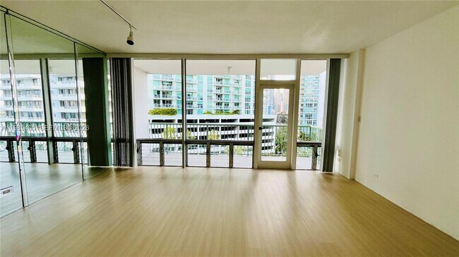 Photo - 1408 Brickell Bay Dr Unidad 916