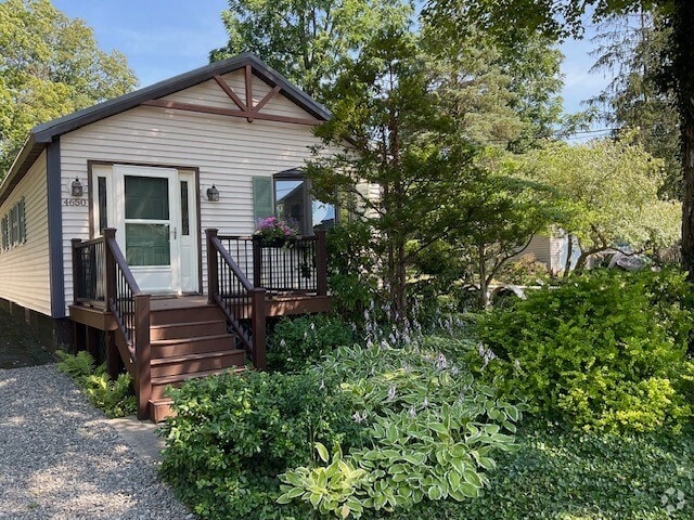 Building Photo - 4650 E Lakeview Dr Rental